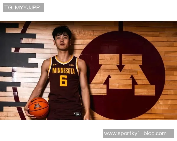 张博源访问伊利诺伊大学感受浓厚中国文化球队实力常年跻身TOP20