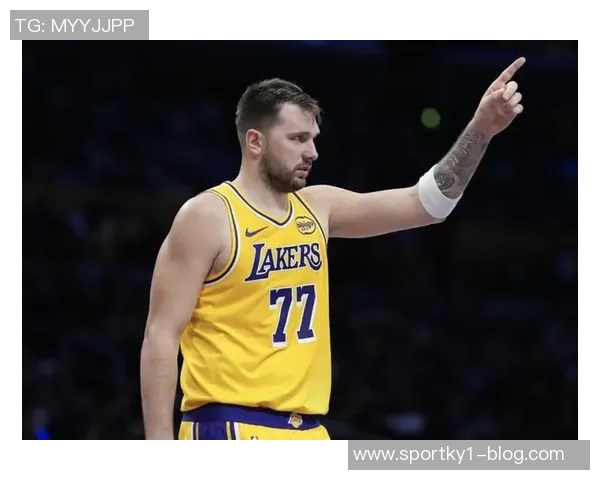 艾顿称赞东契奇为挡拆天才直言其球场视野如同长了眼睛